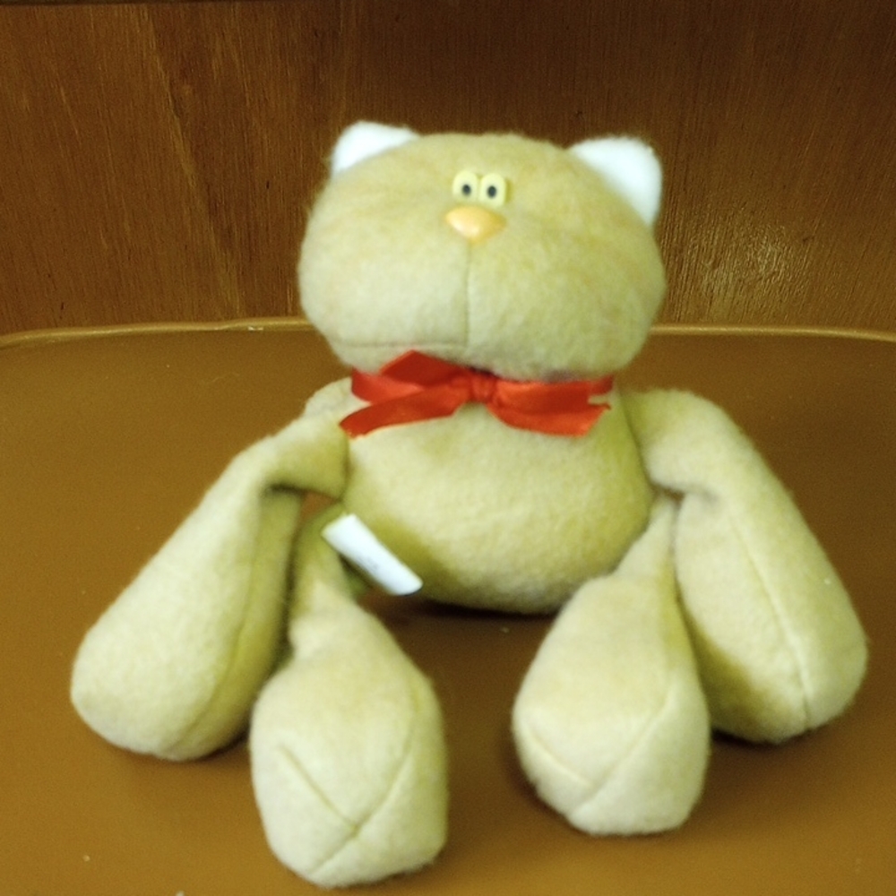 Vintage Hallmark "Callie" Beanbag Stuffed Cat.  Tan & White w/ Red Bow